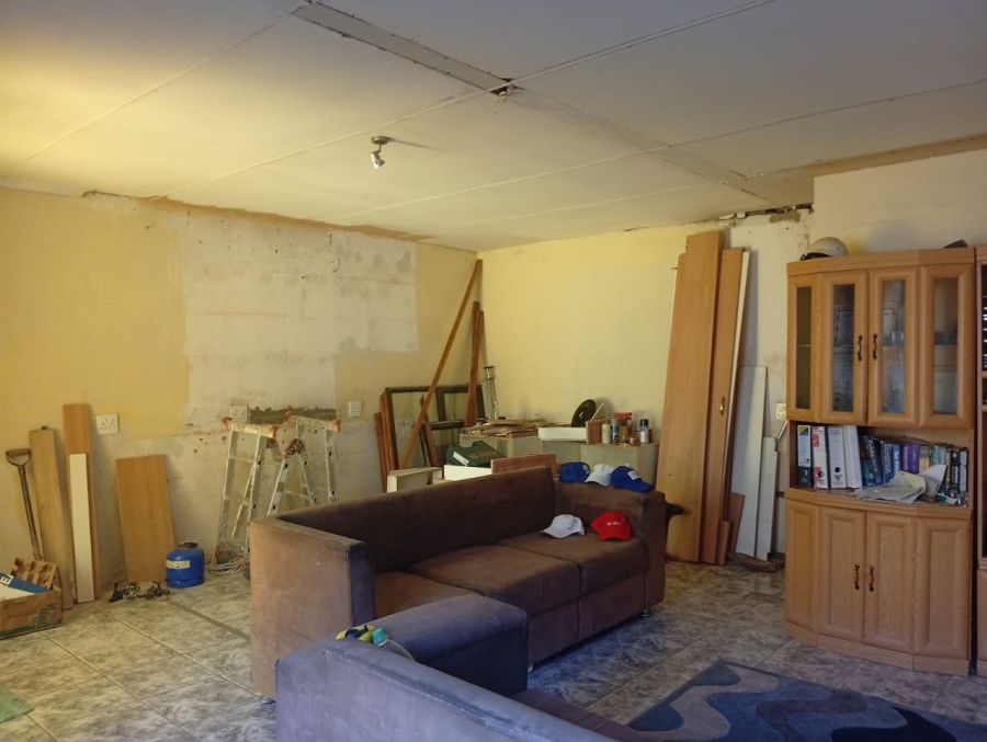 4 Bedroom Property for Sale in Uitenhage Central Eastern Cape